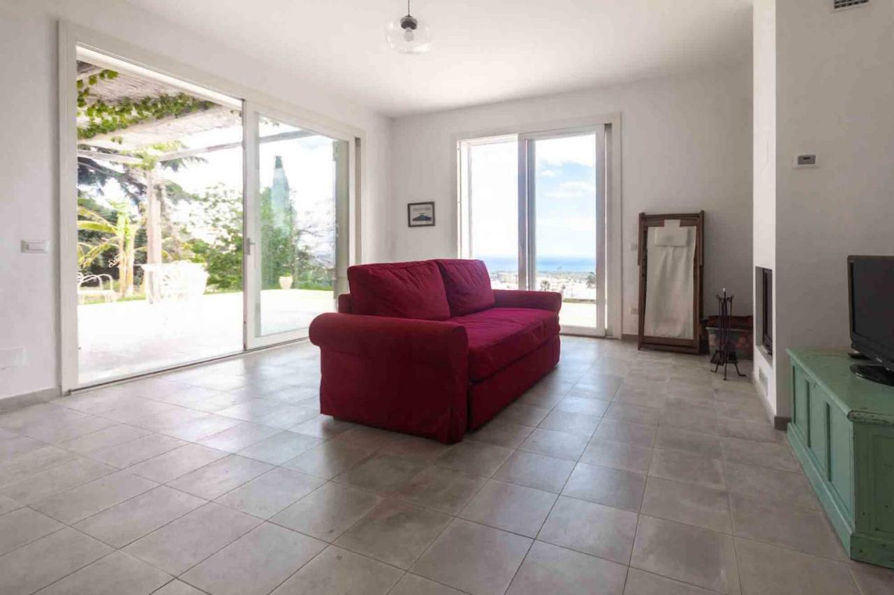 Villa Palm Hill Piedimonte Etneo Eksteriør billede