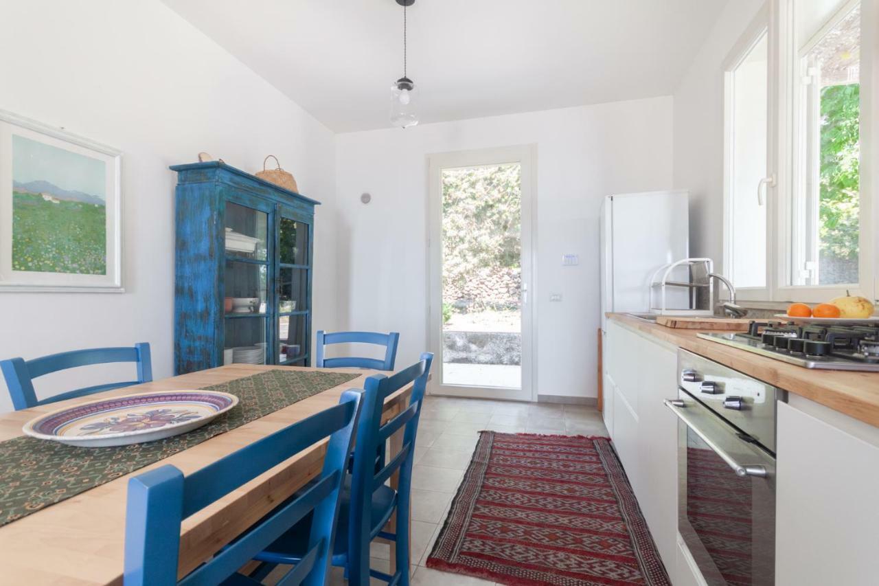 Villa Palm Hill Piedimonte Etneo Eksteriør billede