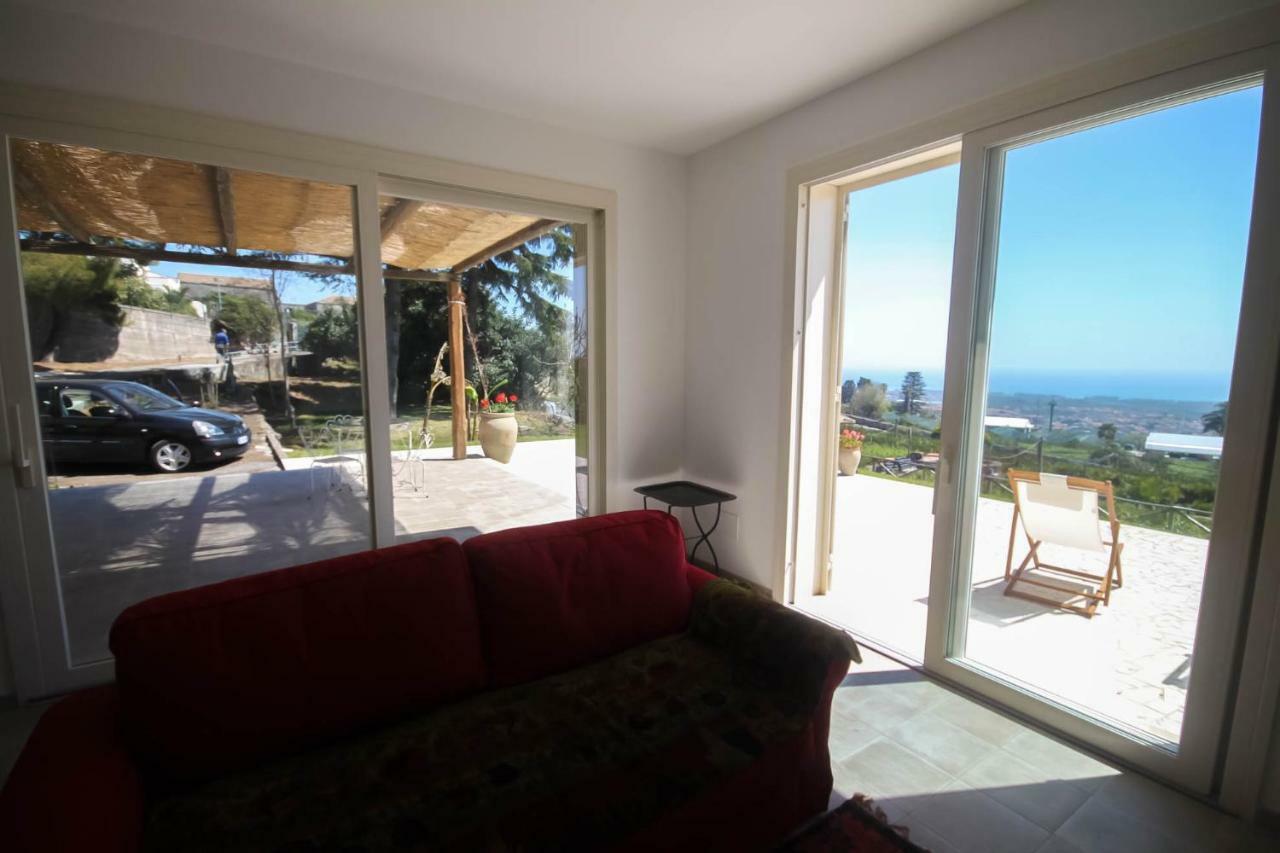 Villa Palm Hill Piedimonte Etneo Eksteriør billede